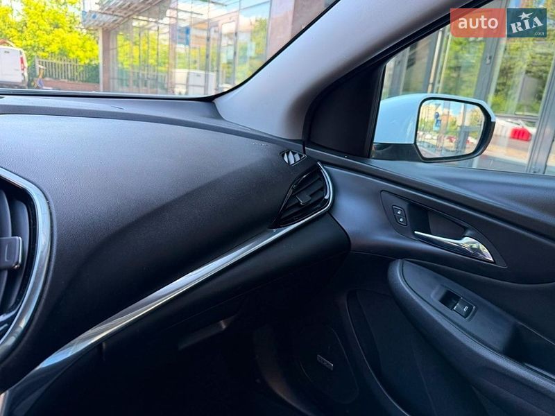 Хетчбек Chevrolet Volt 2017 в Києві фото 11 Хетчбек Chevrolet Volt 2017 в Києві