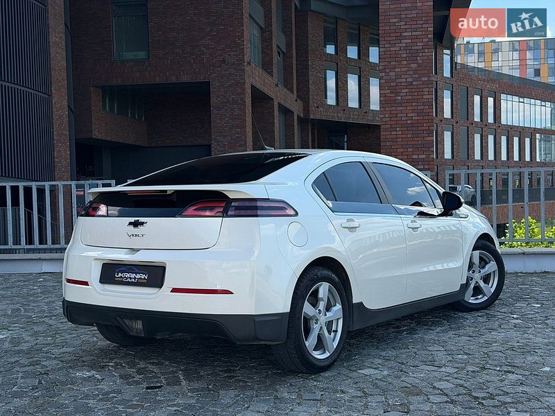 Хэтчбек Chevrolet Volt 2012 в Днепре