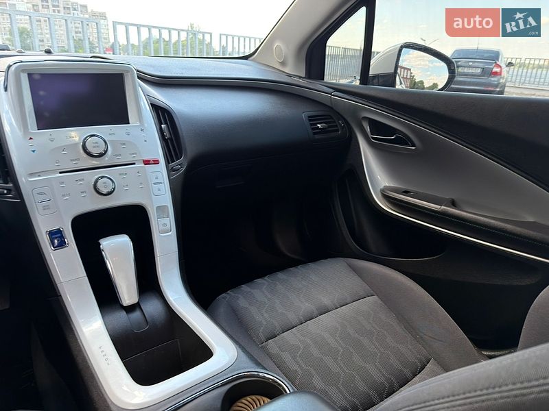 Хэтчбек Chevrolet Volt 2012 в Днепре