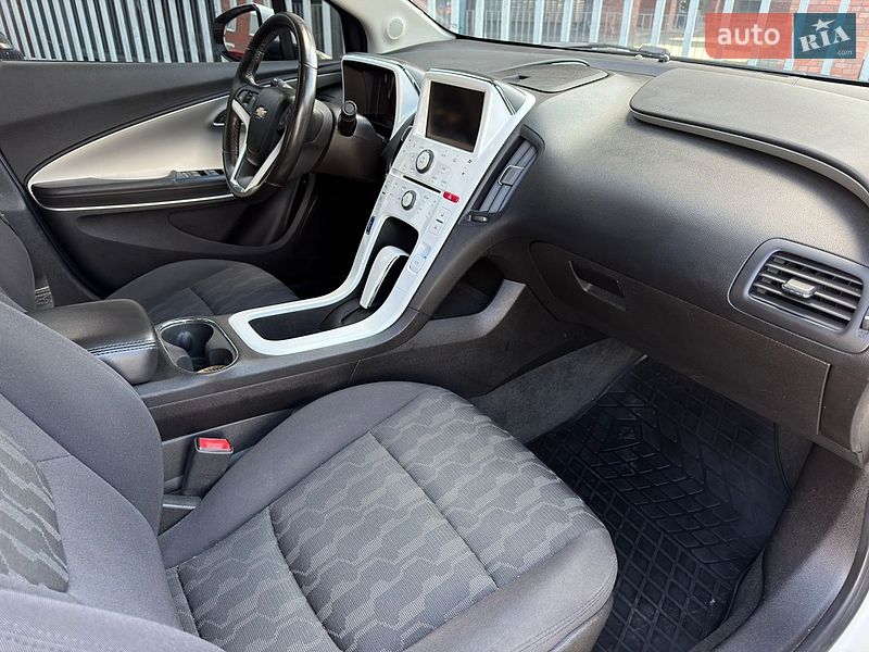 Хэтчбек Chevrolet Volt 2012 в Днепре
