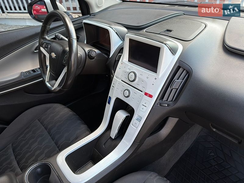 Хэтчбек Chevrolet Volt 2012 в Днепре