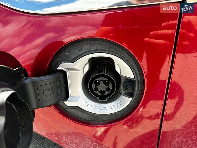Хетчбек Chevrolet Volt 2015 в Львові