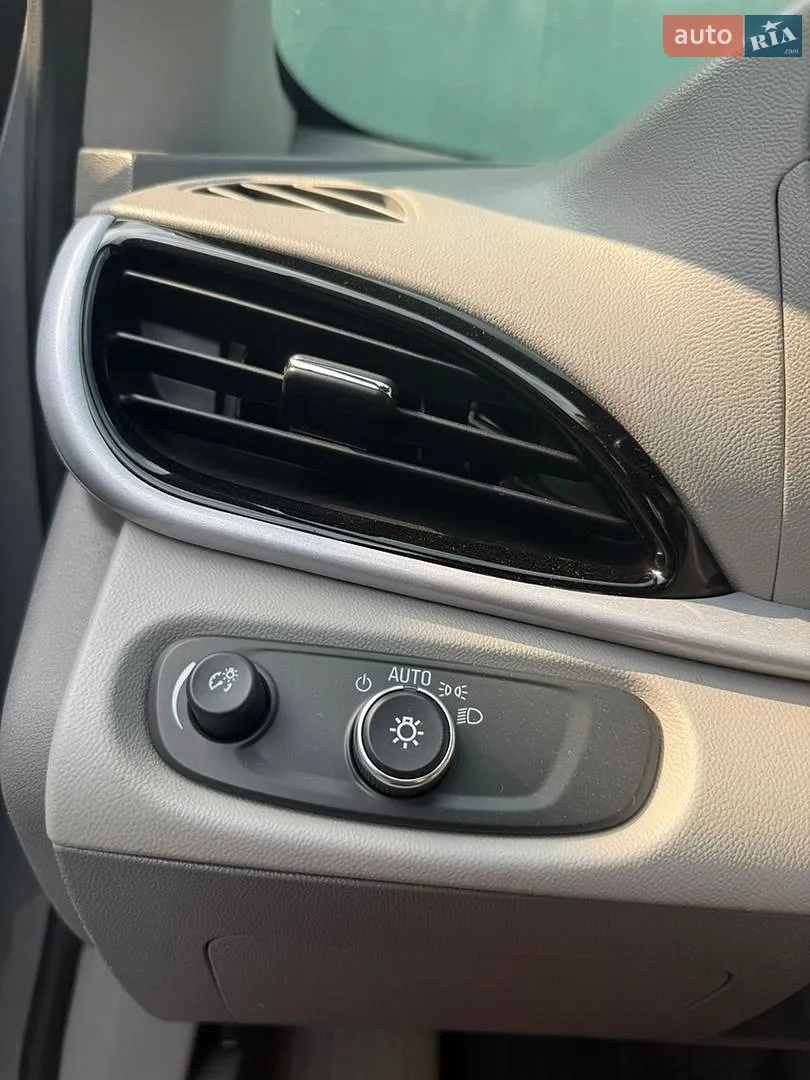 2018 Chevrolet Volt - мініатюра 13
