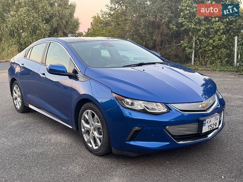 Хэтчбек Chevrolet Volt 2016 в Киеве
