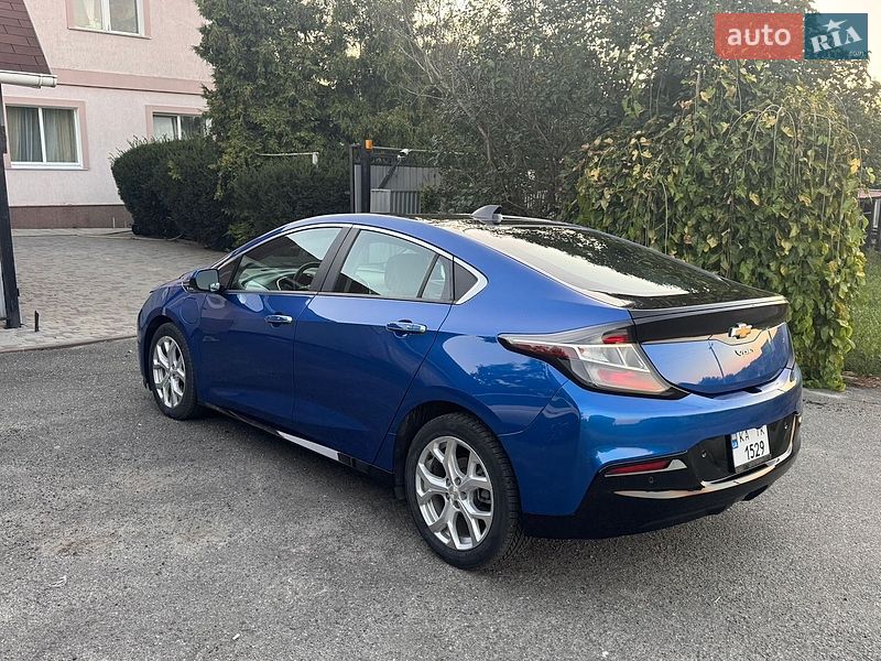 Хэтчбек Chevrolet Volt 2016 в Киеве