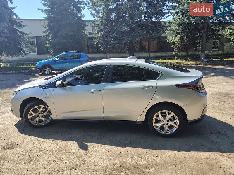 Хэтчбек Chevrolet Volt 2016 в Луцке