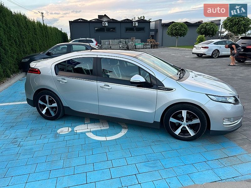 Хетчбек Chevrolet Volt 2011 в Луцьку