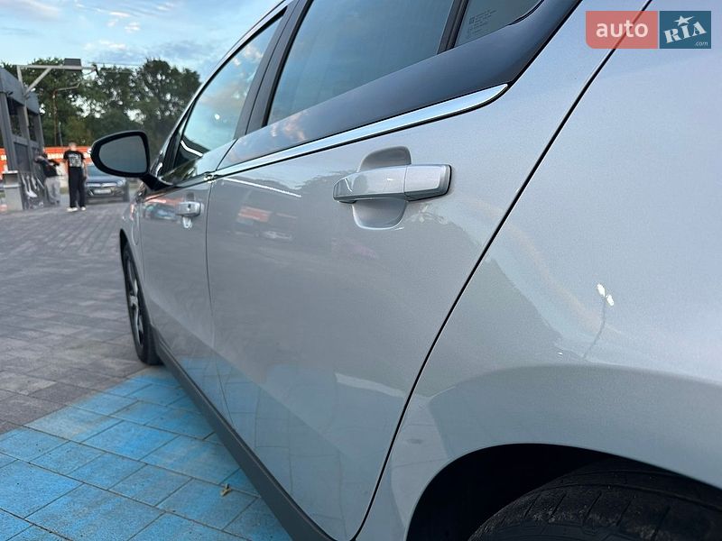 Хетчбек Chevrolet Volt 2011 в Луцьку
