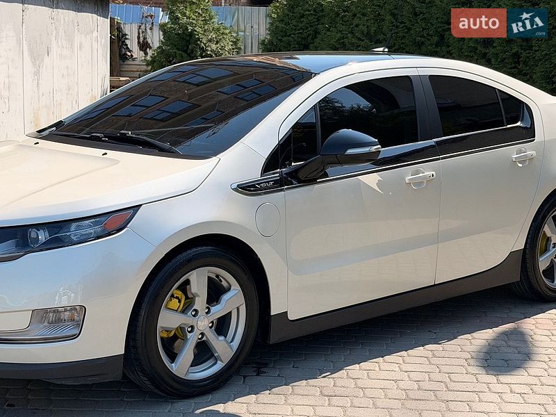 Хэтчбек Chevrolet Volt 2013 в Ивано-Франковске