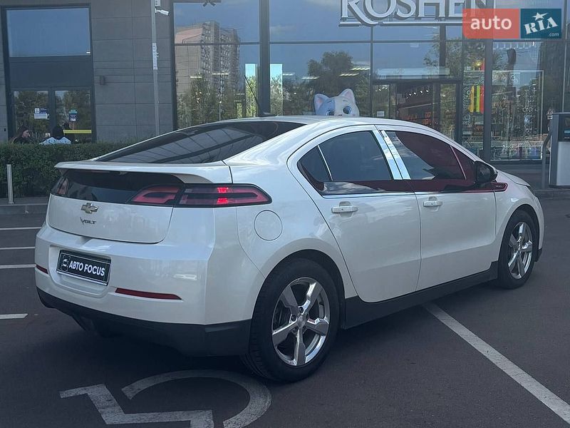 Хэтчбек Chevrolet Volt 2012 в Киеве