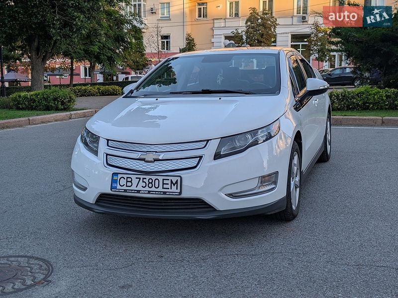Хэтчбек Chevrolet Volt 2014 в Чернигове