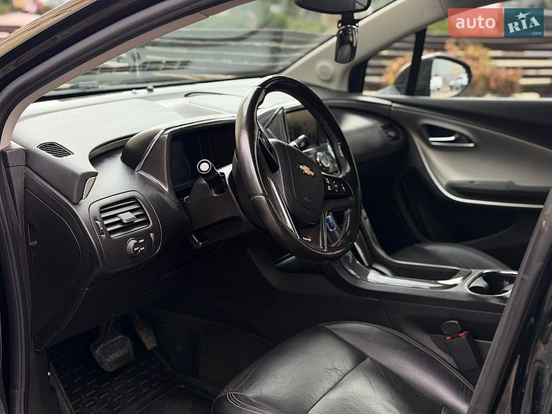 Хэтчбек Chevrolet Volt 2011 в Золочеве