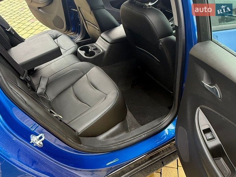 Хетчбек Chevrolet Volt 2016 в Львові