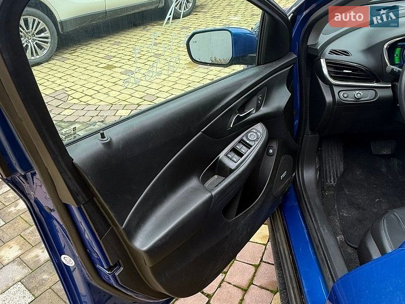 Хетчбек Chevrolet Volt 2016 в Львові