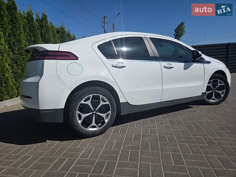 Хэтчбек Chevrolet Volt 2015 в Черкассах