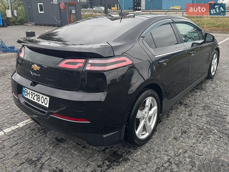 Хэтчбек Chevrolet Volt 2015 в Киеве