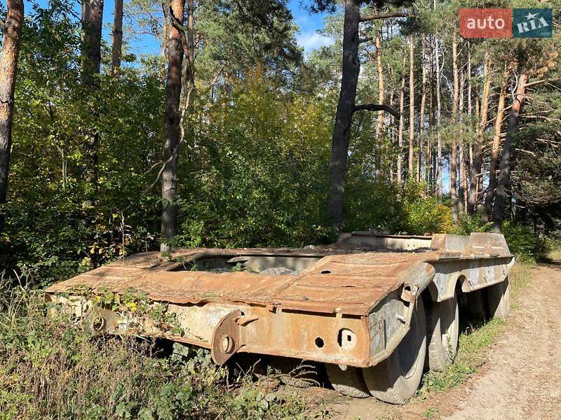 Лафет ЧМЗАП 5208 1990 в Сарнах