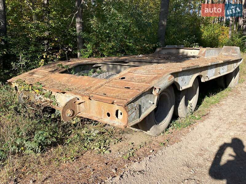 Лафет ЧМЗАП 5208 1990 в Сарнах