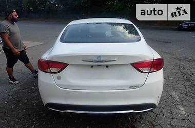 Седан Chrysler 200 2015 в Ровно