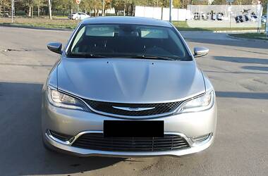 Седан Chrysler 200 2015 в 
