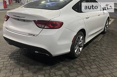 Седан Chrysler 200 2015 в 