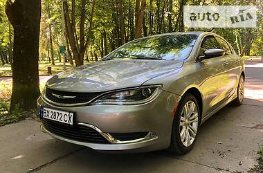 Седан Chrysler 200 2015 в Хмельницком