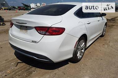 Седан Chrysler 200 2015 в Киеве