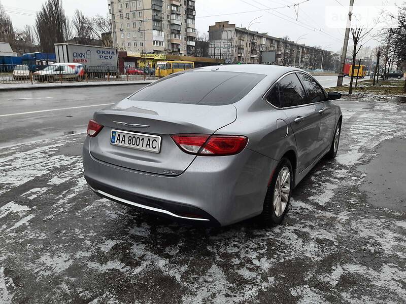 Седан Chrysler 200 2015 в Києві