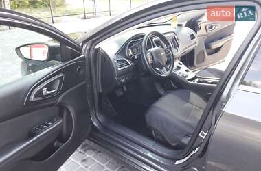 Седан Chrysler 200 2014 в 