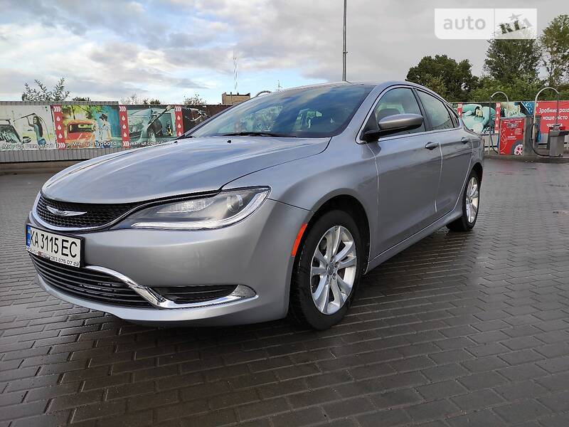 Седан Chrysler 200 2015 в Києві