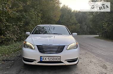 Седан Chrysler 200 2013 в Полтаве