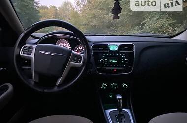 Седан Chrysler 200 2013 в Полтаве