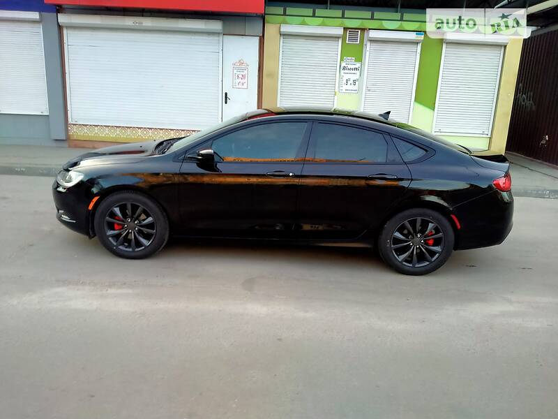 Седан Chrysler 200 2015 в 