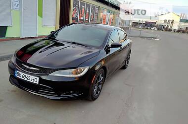 Седан Chrysler 200 2015 в 