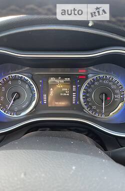 Седан Chrysler 200 2016 в Днепре