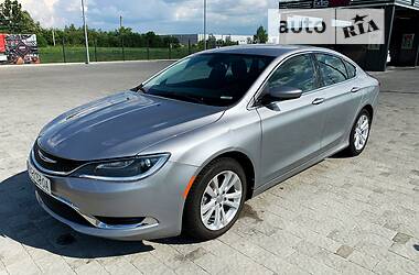 Седан Chrysler 200 2014 в Львове