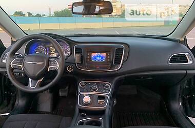 Седан Chrysler 200 2016 в Борисполі