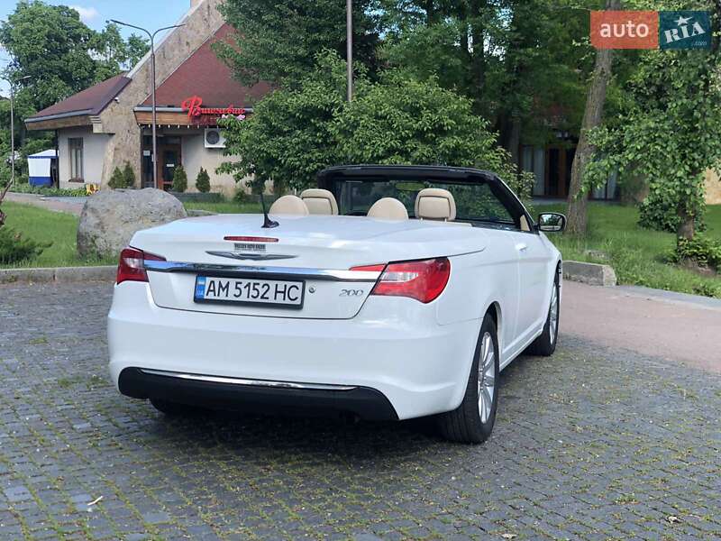 Кабриолет Chrysler 200 2012 в Житомире