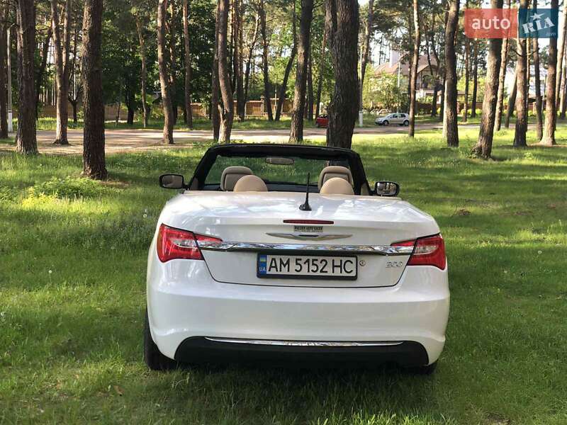 Кабриолет Chrysler 200 2012 в Житомире