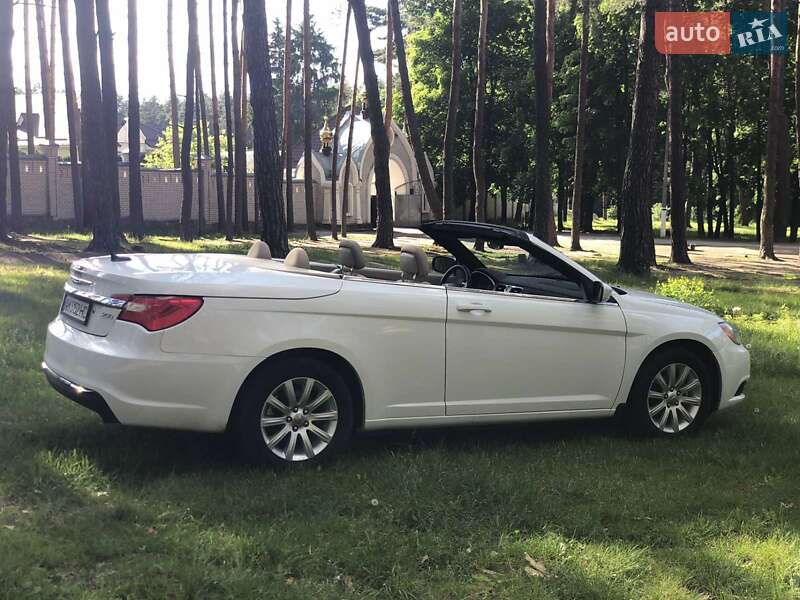 Кабриолет Chrysler 200 2012 в Житомире