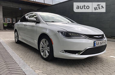 Хетчбек Chrysler 200 2015 в Києві