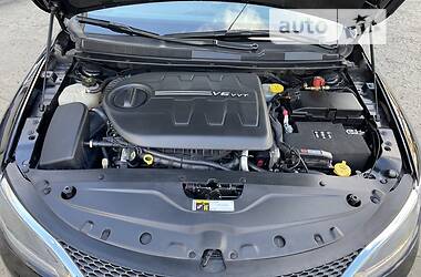 Седан Chrysler 200 2015 в 