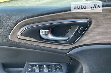 Седан Chrysler 200 2015 в 