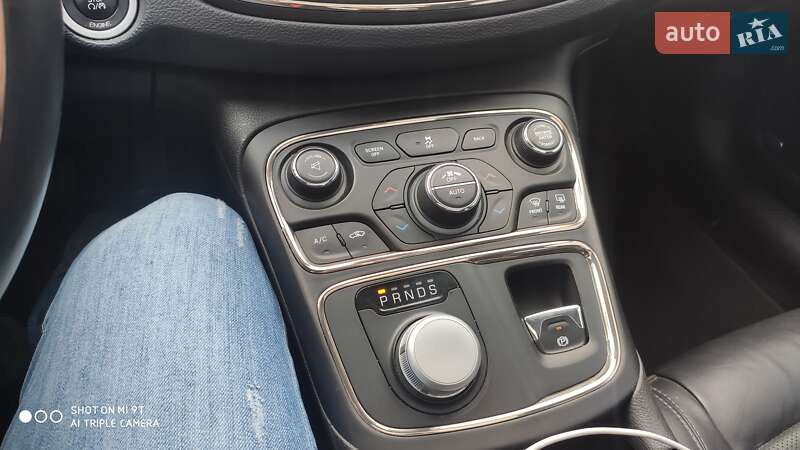 Седан Chrysler 200 2015 в Киеве