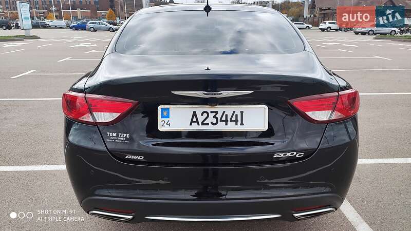 Седан Chrysler 200 2015 в Киеве