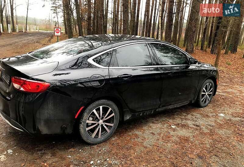 Седан Chrysler 200 2015 в Житомире