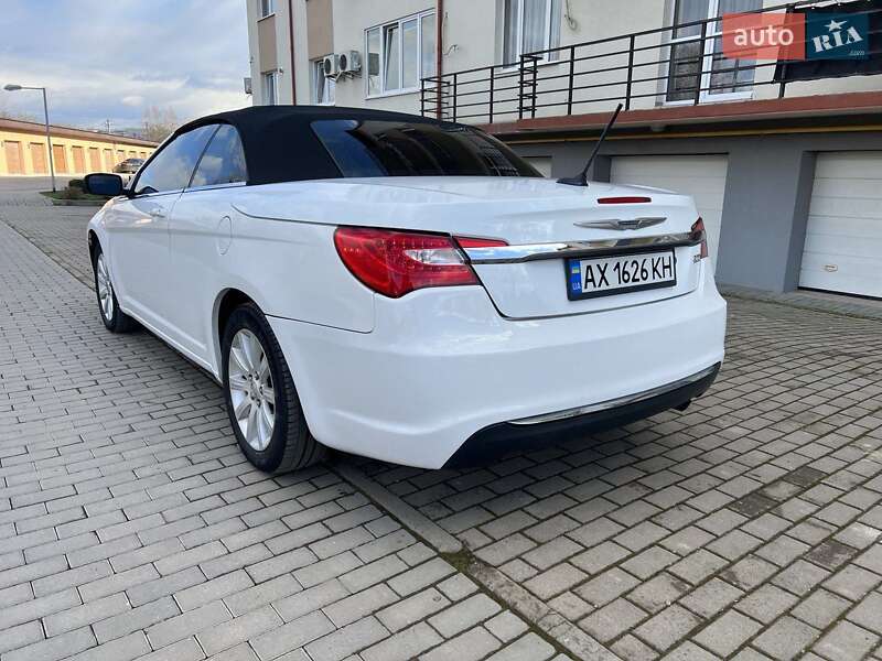 Кабріолет Chrysler 200 2011 в Києві