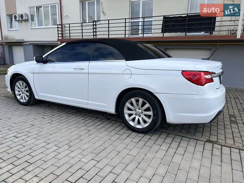 Кабріолет Chrysler 200 2011 в Києві