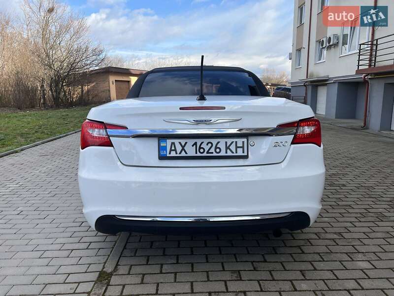 Кабріолет Chrysler 200 2011 в Києві