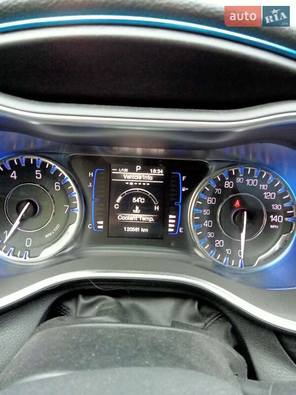 Седан Chrysler 200 2014 в Вишгороді